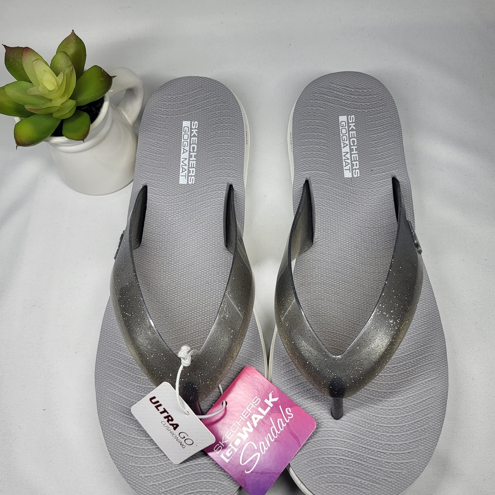 Skechers Gay And Silver Color Knit Casual Sandal-Style Sneaker Size 9